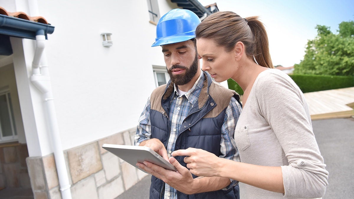 technician with customer